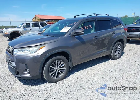 2018 Toyota Highlander Xle from USA, damaged, VIN 5TDJZRFH1JS547160